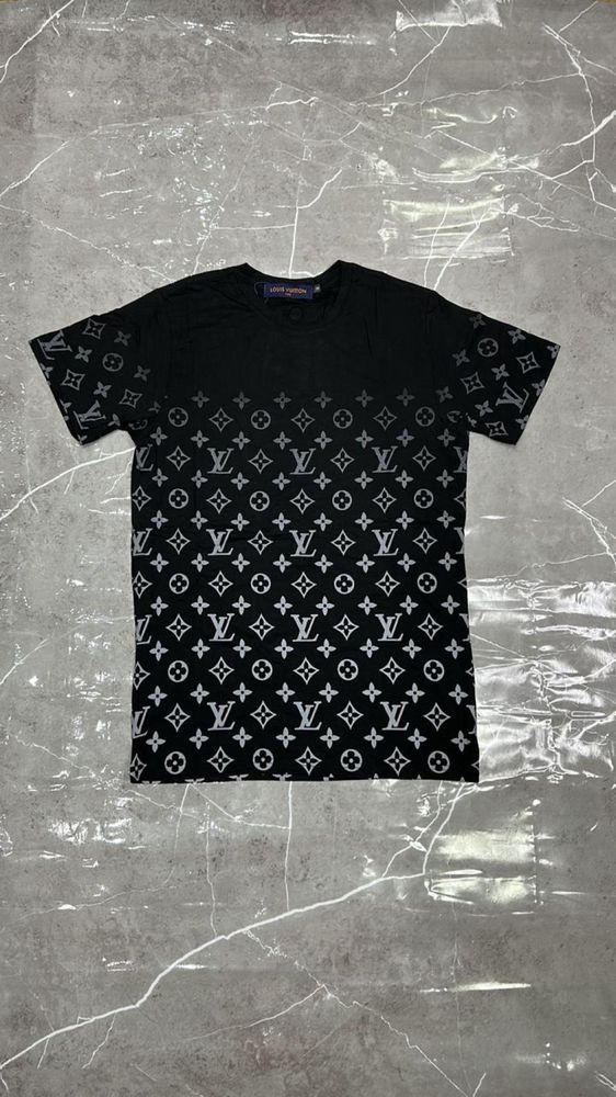 Camiseta Louis Vuitton Degrade Preta De Baixo Pra cima