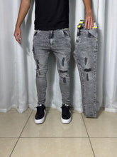 Calça jogador All Cinza Grafiti Rasgos com detalhe no joelho