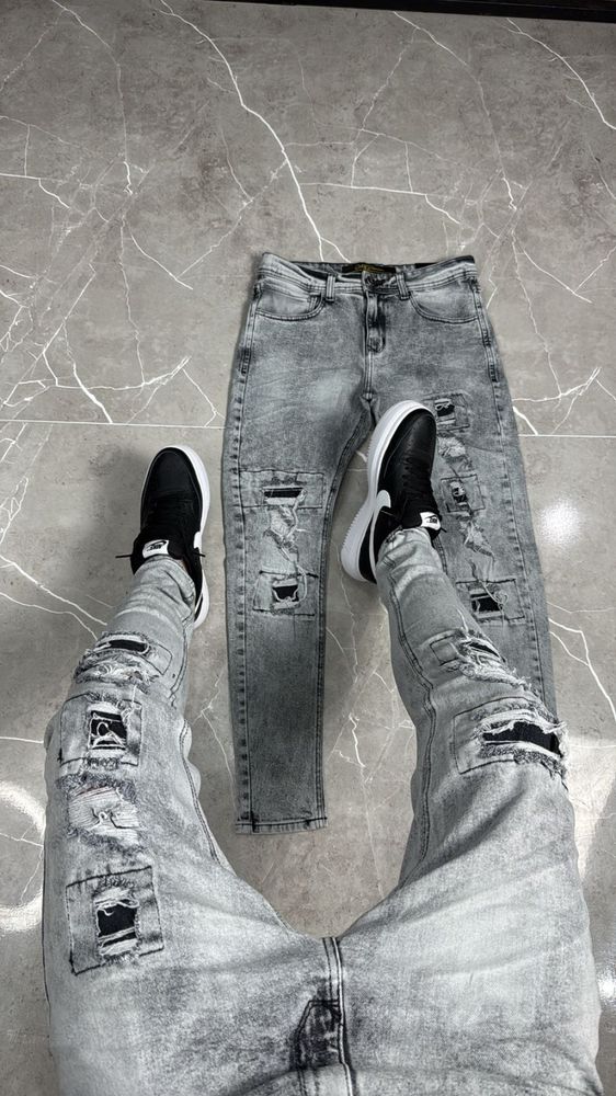 Calça jogador City Denim Cinza Clara Com quadrados e rasgos