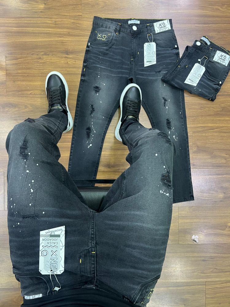 Calça jogador Preta com Bolinhas de Tintas Branca